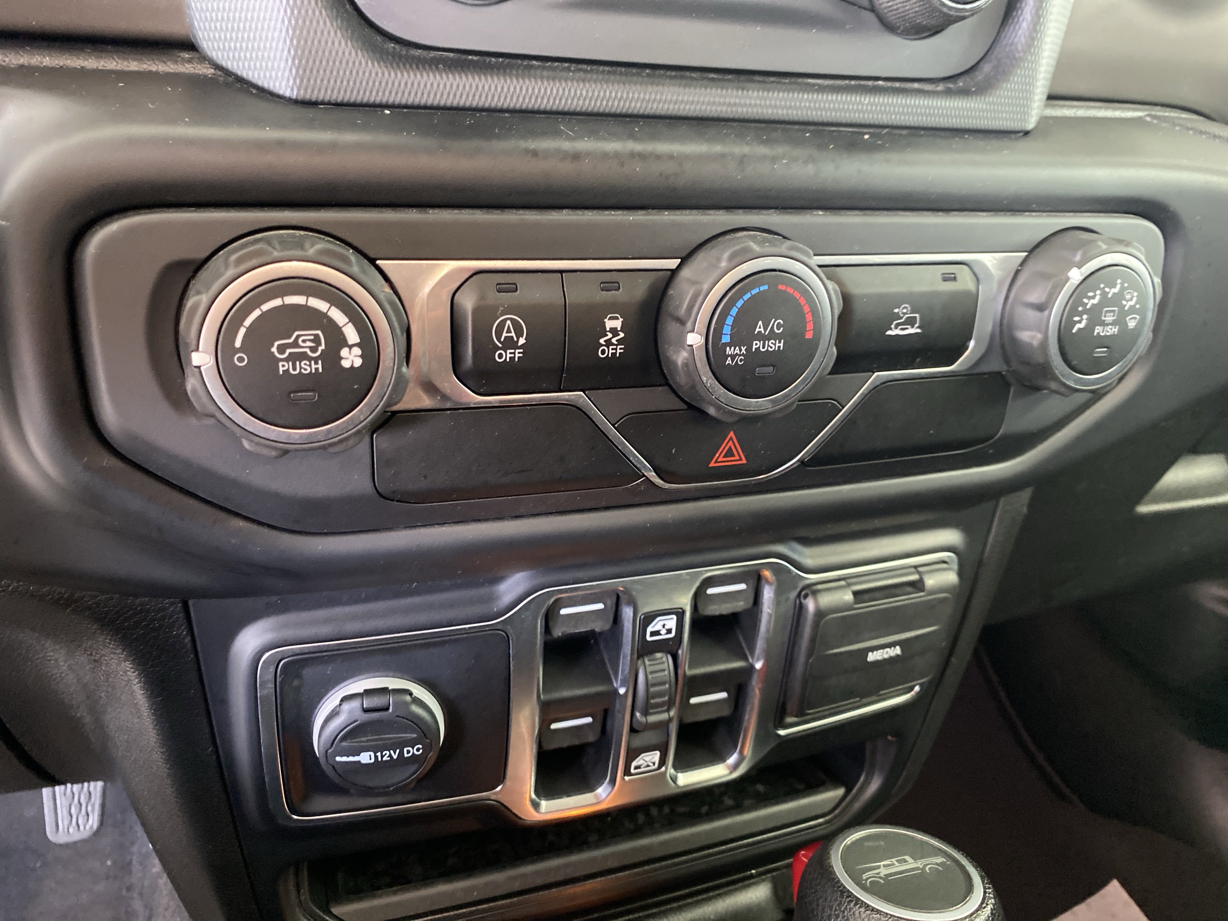 Used 2020 Jeep Gladiator Sport w/ Quick Order Package 24S image 15