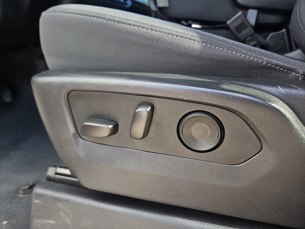 Used 2025 Chevrolet Silverado 1500 LT image 14