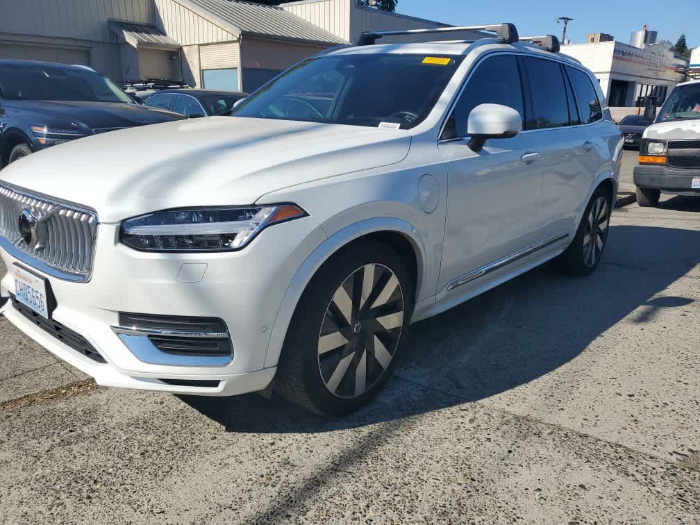 Used 2023 Volvo XC90 T8 Ultimate AWD/4WD image 2