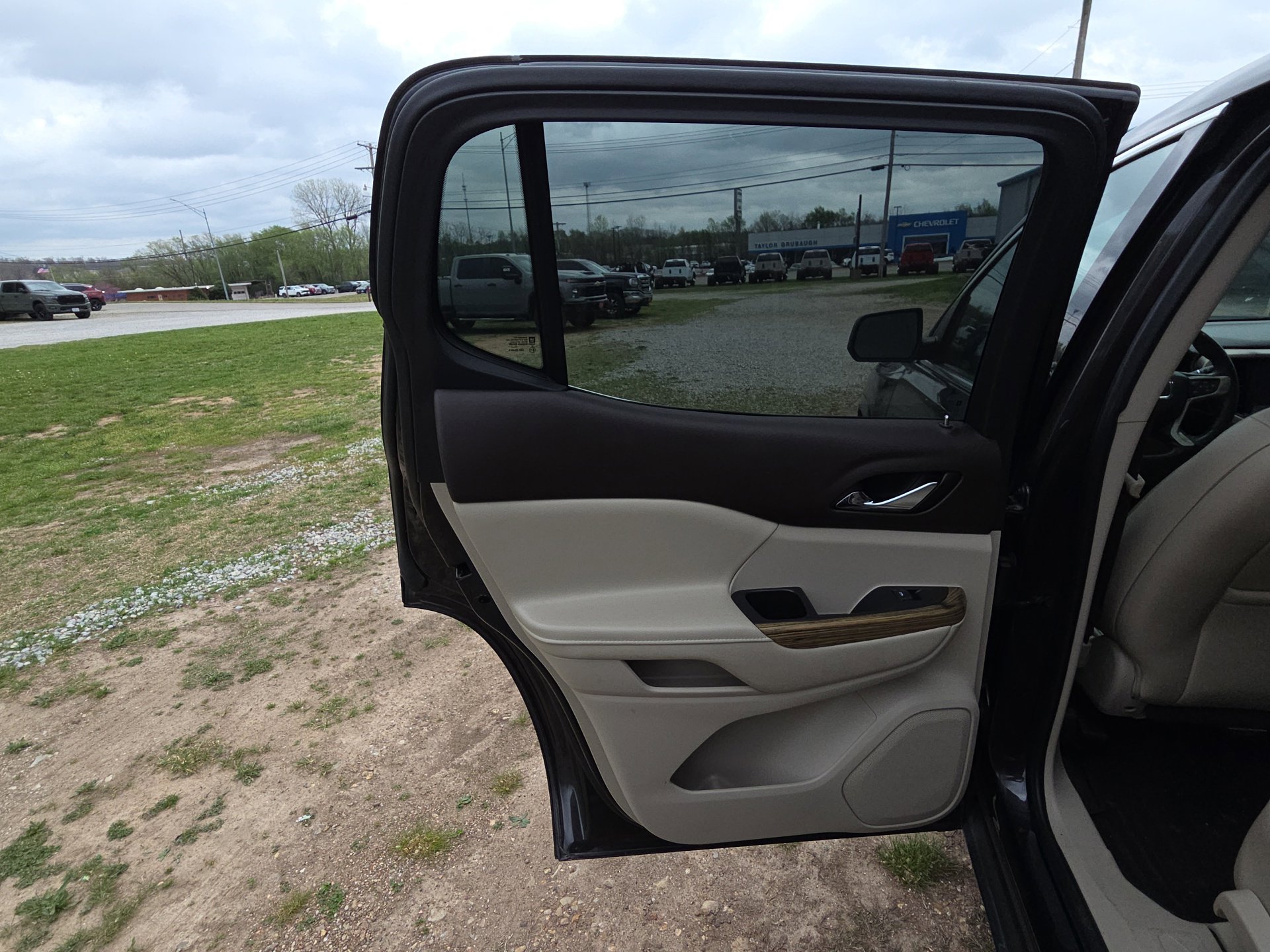 Used 2019 GMC Acadia Denali w/ Technology Package image 12