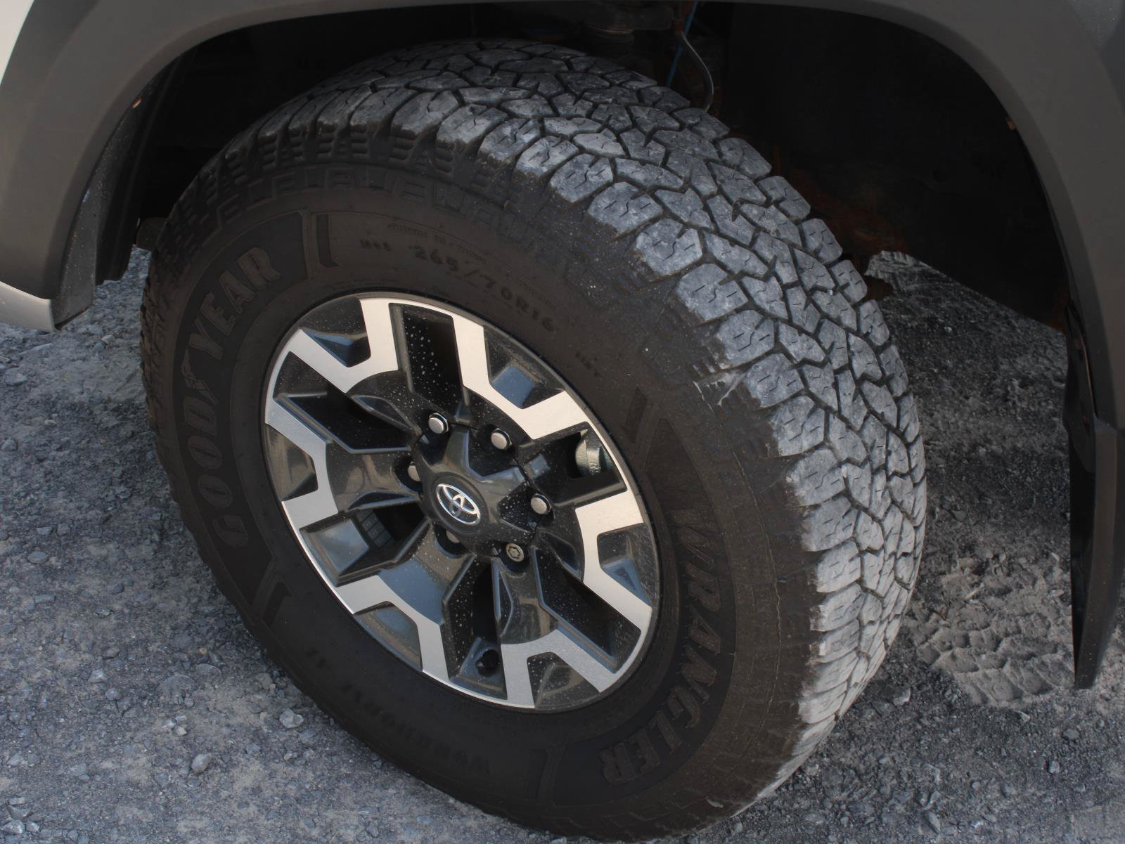 Used 2019 Toyota Tacoma TRD Off-Road AWD/4WD image 17