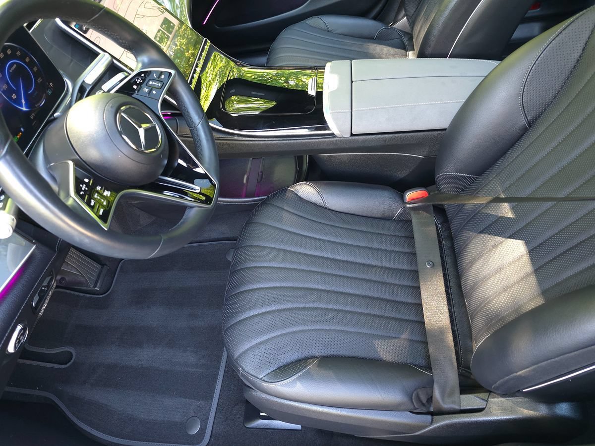 Used 2022 Mercedes-Benz EQS 450+ Sedan image 12