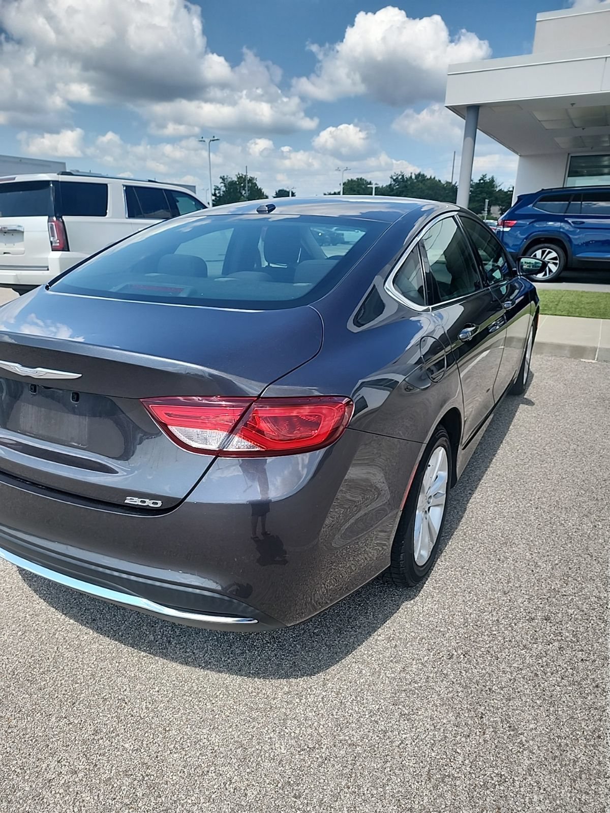 Used 2015 Chrysler 200 Limited w/ Convenience Group FWD image 6