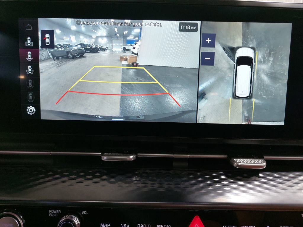 Used 2024 Kia Carnival SX Prestige image 25