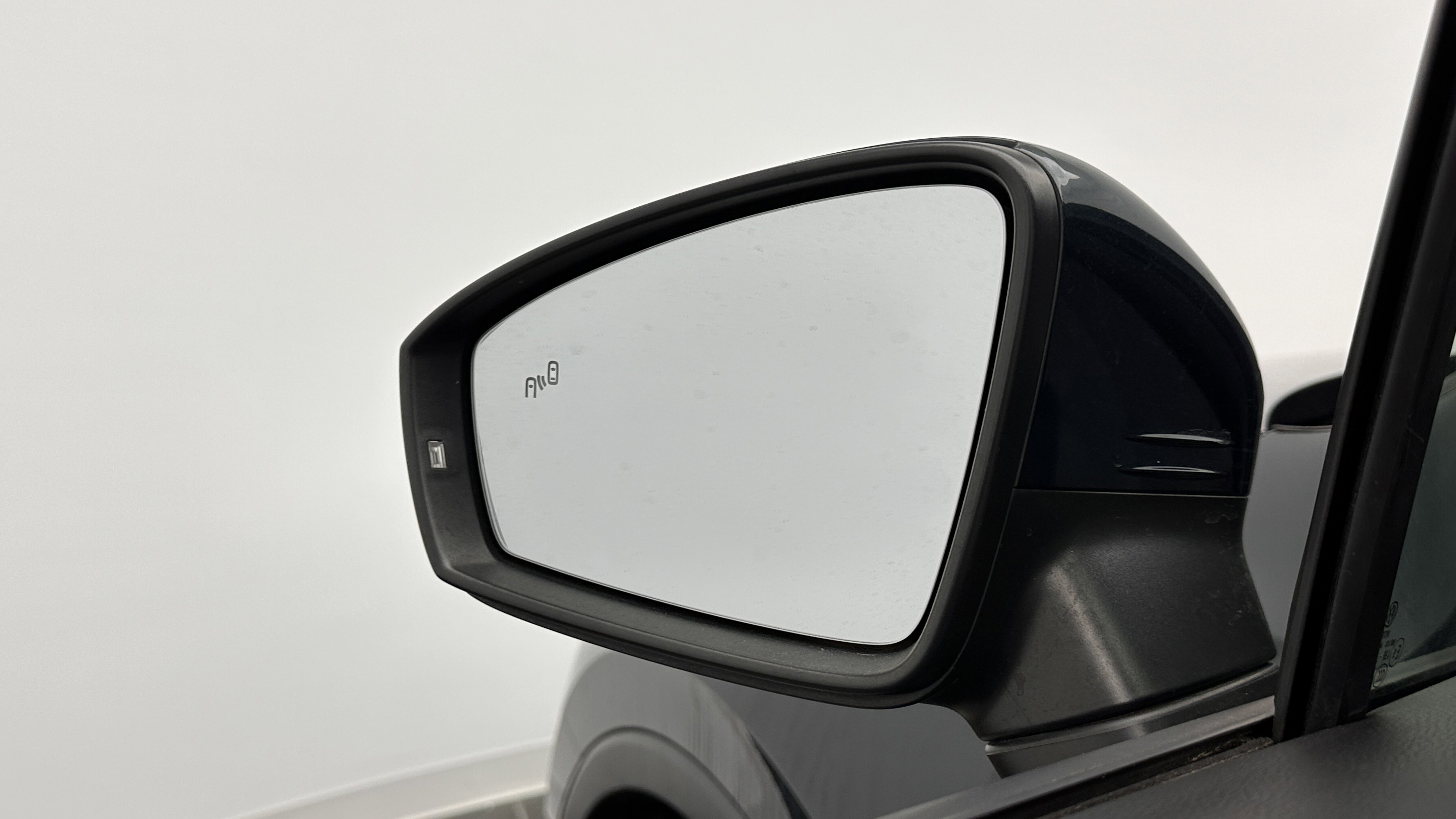 Used 2019 Volkswagen Tiguan S FWD image 12