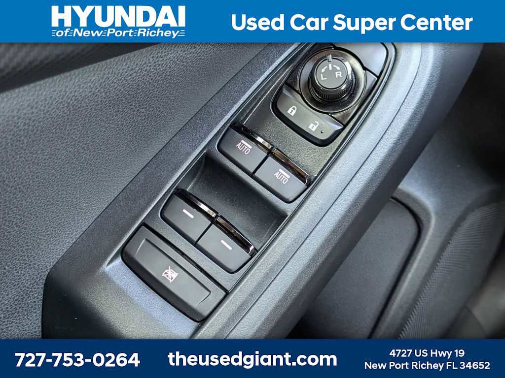 Used 2025 Subaru Crosstrek 2.0i Premium image 32