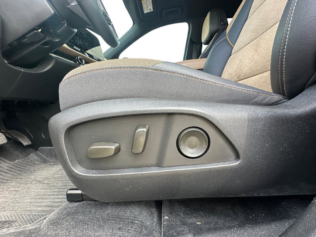 Used 2025 Chevrolet Equinox ACTIV w/ Convenience Package III AWD/4WD image 26