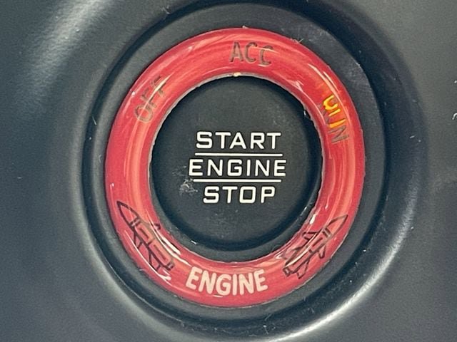 Used 2020 Jeep Wrangler Unlimited Sahara image 24
