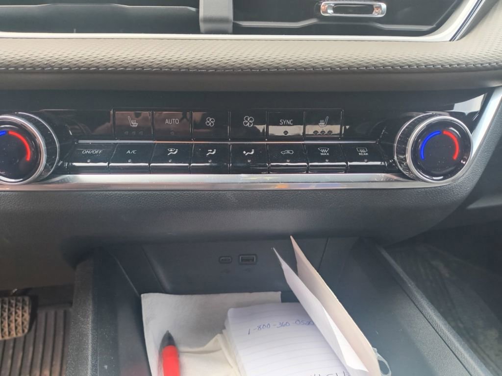 Used 2026 Chevrolet Equinox LT w/ Convenience Package II image 10