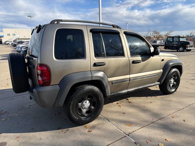 Used 2005 Jeep Liberty Sport image 5
