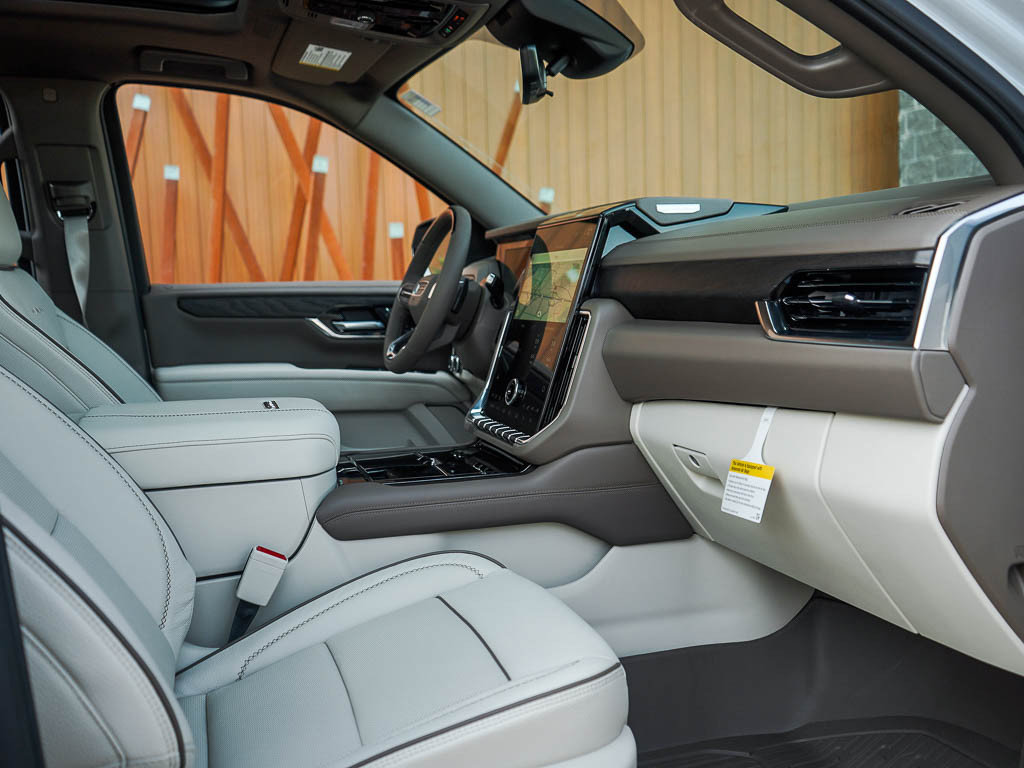 New 2026 GMC Yukon XL Denali w/ Denali Reserve Package AWD/4WD image 11