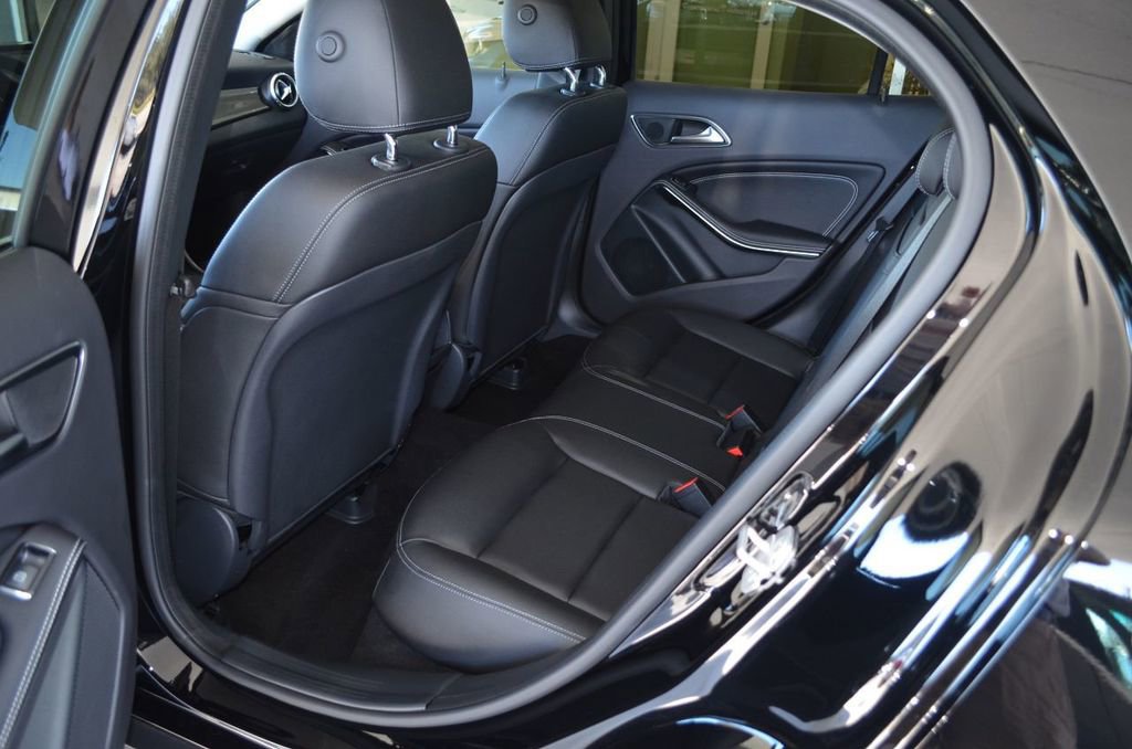 Used 2015 Mercedes-Benz GLA 250 image 16