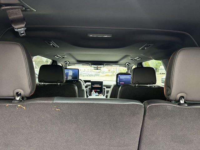 New 2025 GMC Yukon XL AT4 w/ AT4 Premium Plus Package AWD/4WD image 38