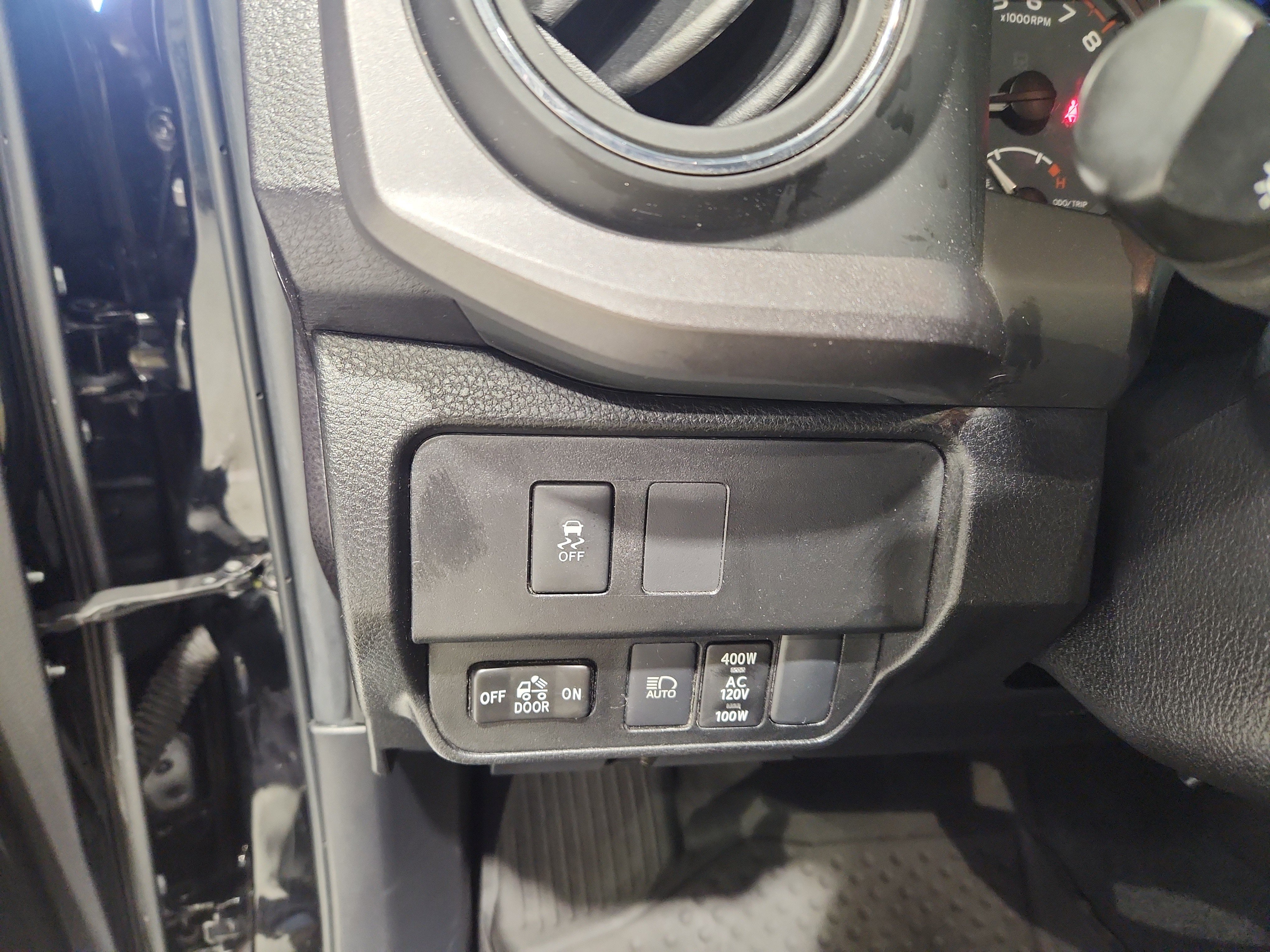 Used 2023 Toyota Tacoma TRD Off-Road image 13