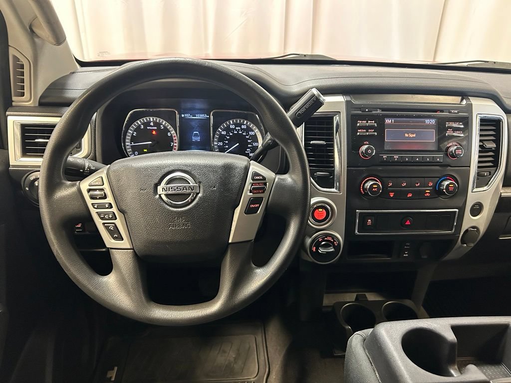 Used 2018 Nissan Titan SV AWD/4WD image 3