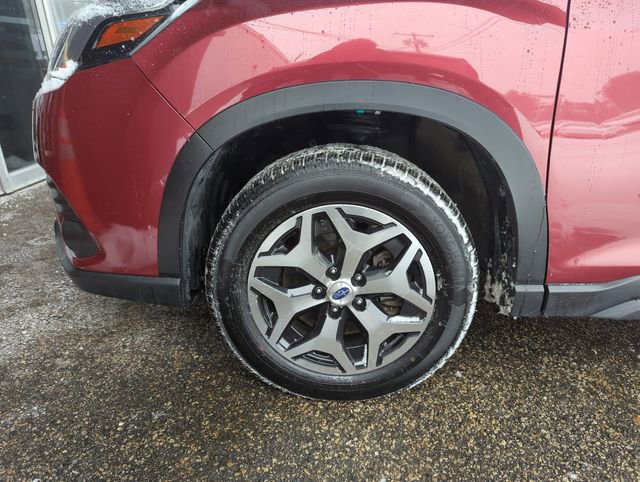 Used 2023 Subaru Forester Premium image 30