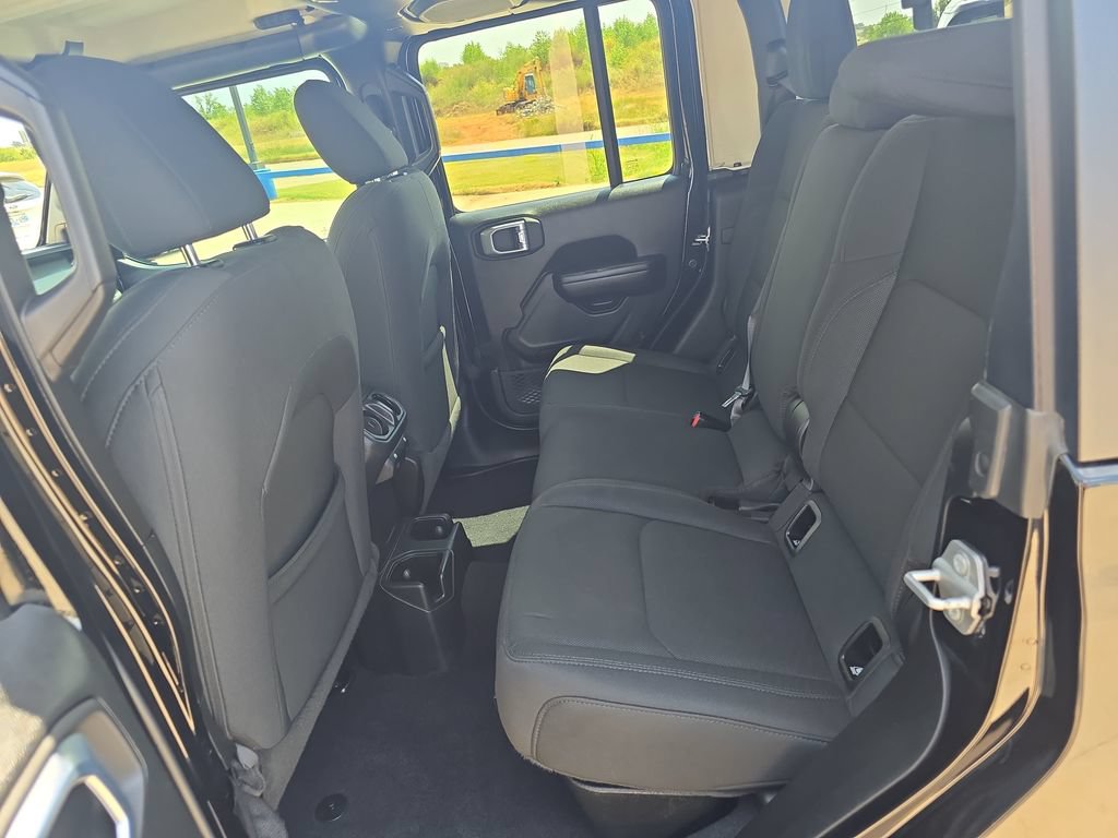 Used 2021 Jeep Gladiator Sport AWD/4WD image 15