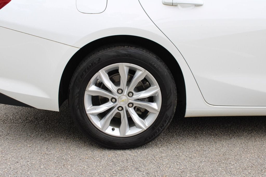 Used 2021 Chevrolet Malibu LT FWD image 32