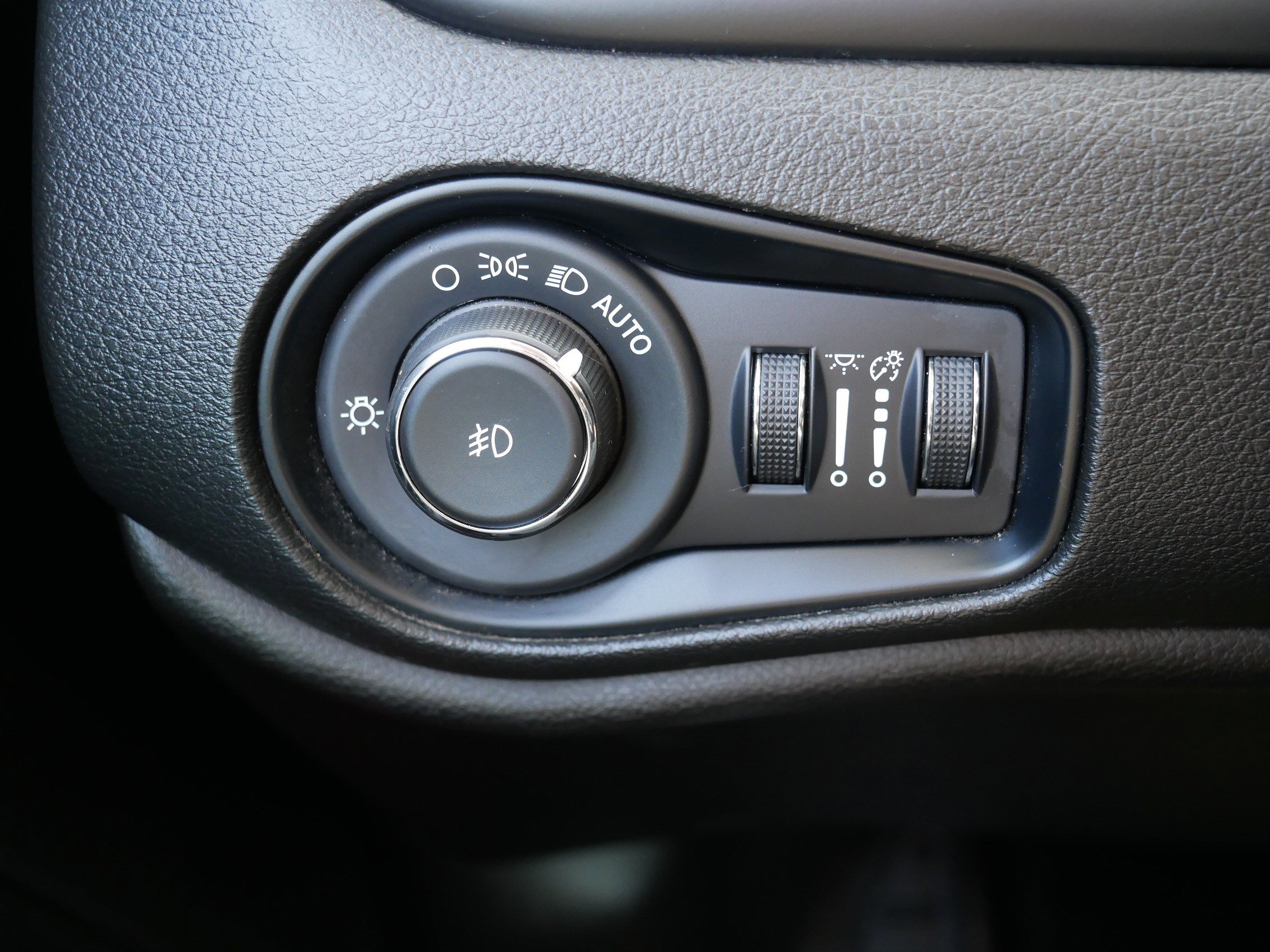 Used 2022 Jeep Renegade Trailhawk w/ Trailer Tow Group image 26