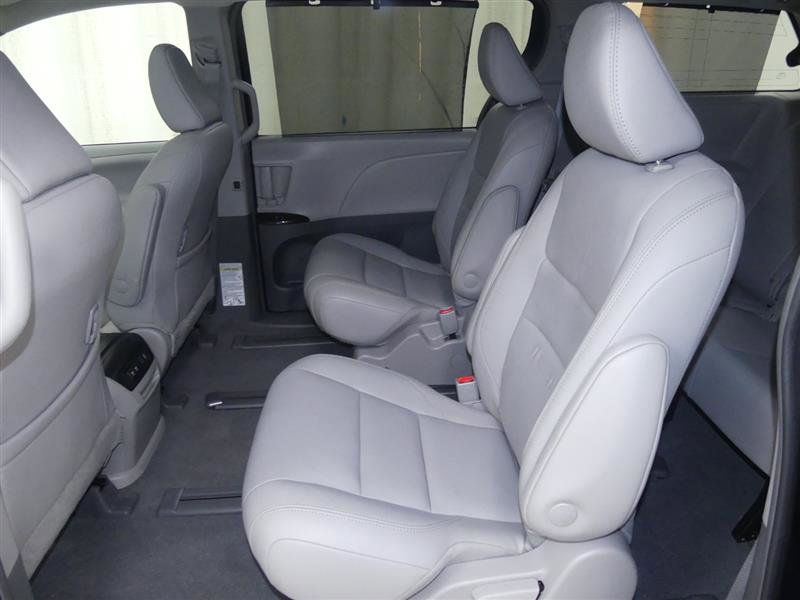Used 2019 Toyota Sienna XLE w/ XLE Navigation Package image 24