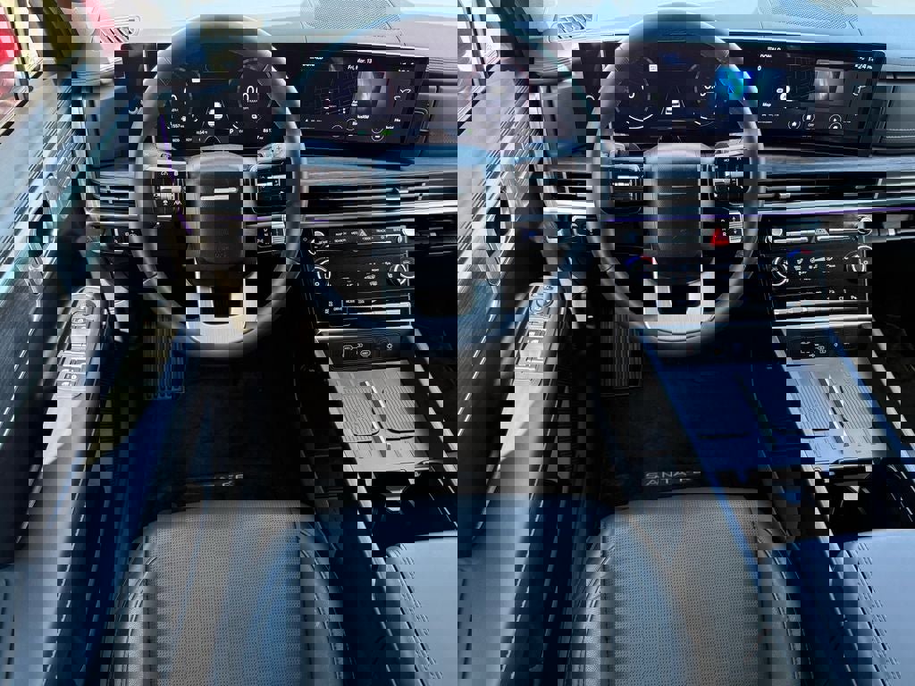 Used 2025 Hyundai Santa Fe Limited image 17