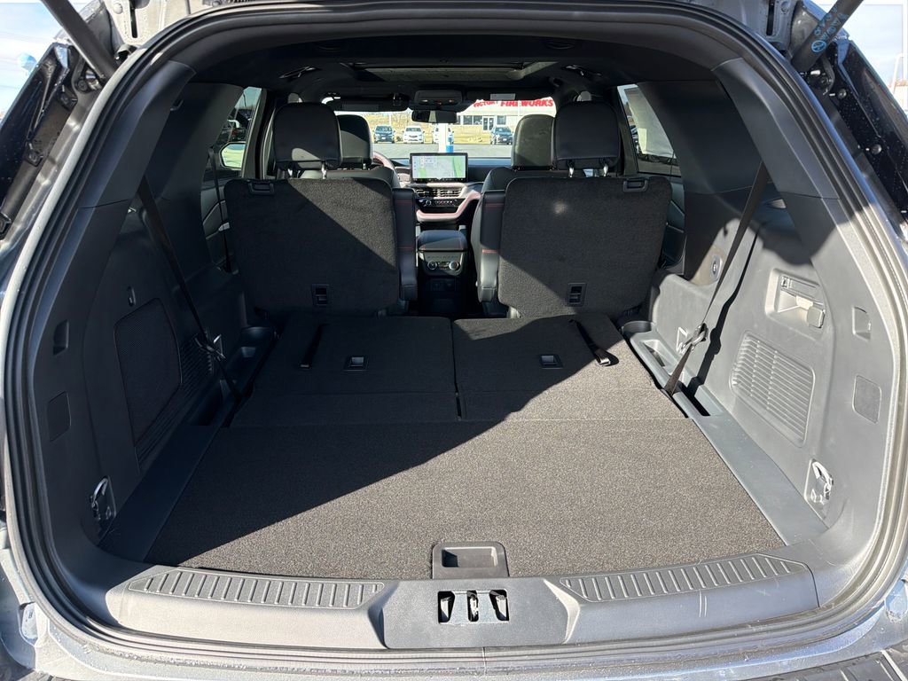 New 2026 Ford Explorer ST-Line w/ ST-Line Street Pack image 22