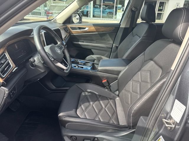 Used 2025 Volkswagen Atlas SE image 13