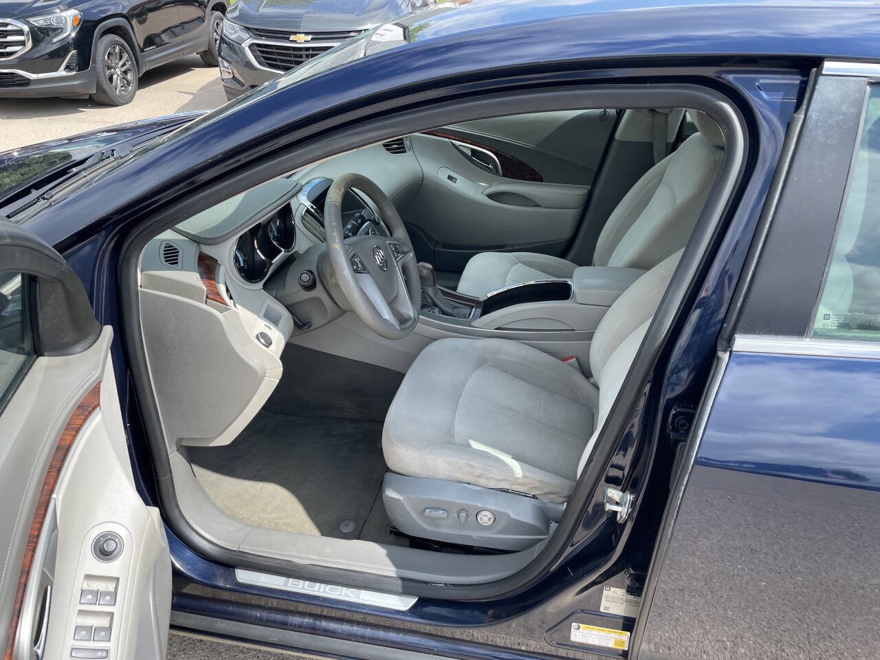 Used 2010 Buick LaCrosse CX FWD image 10