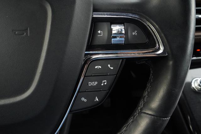 Used 2023 Lincoln Nautilus Reserve AWD/4WD image 17