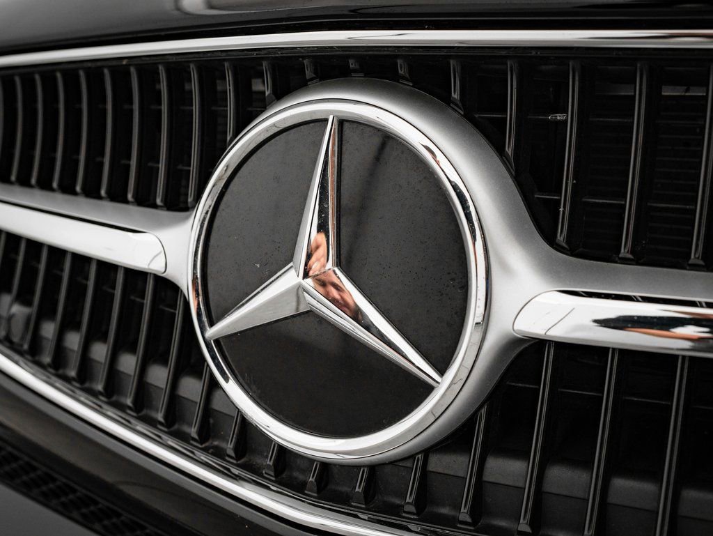 Certified 2025 Mercedes-Benz C 300 4MATIC Sedan image 3