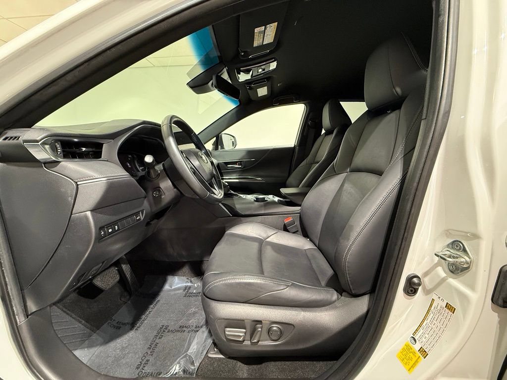 Certified 2023 Toyota Venza XLE AWD/4WD image 13
