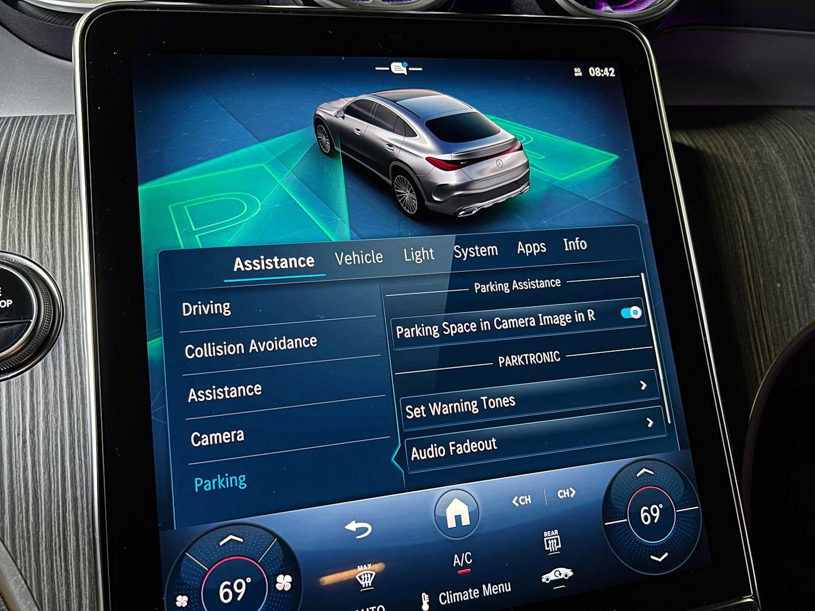 Certified 2025 Mercedes-Benz GLC 300 4MATIC image 35