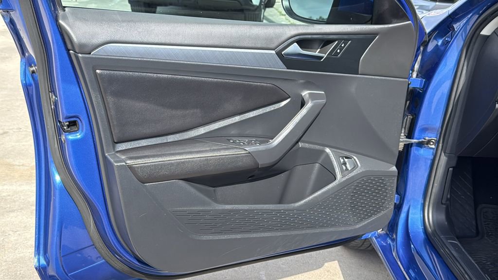 Used 2022 Volkswagen Jetta SE image 12