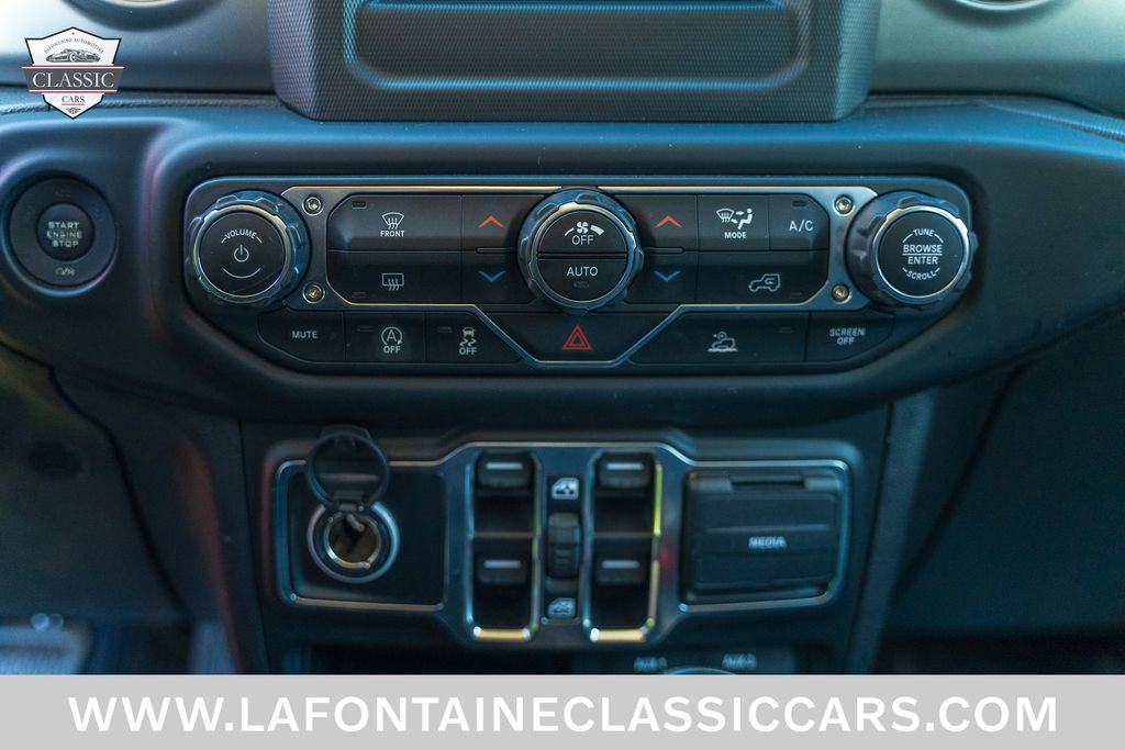 Used 2020 Jeep Gladiator Sport w/ Technology Group AWD/4WD image 63