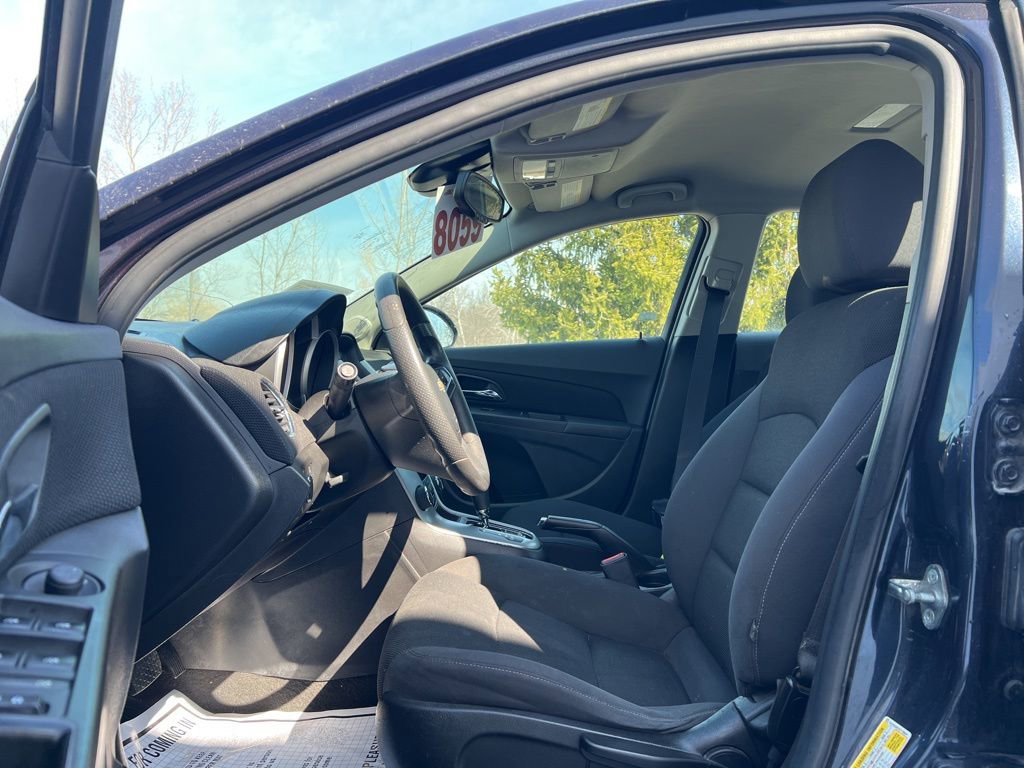 Used 2016 Chevrolet Cruze LT image 11