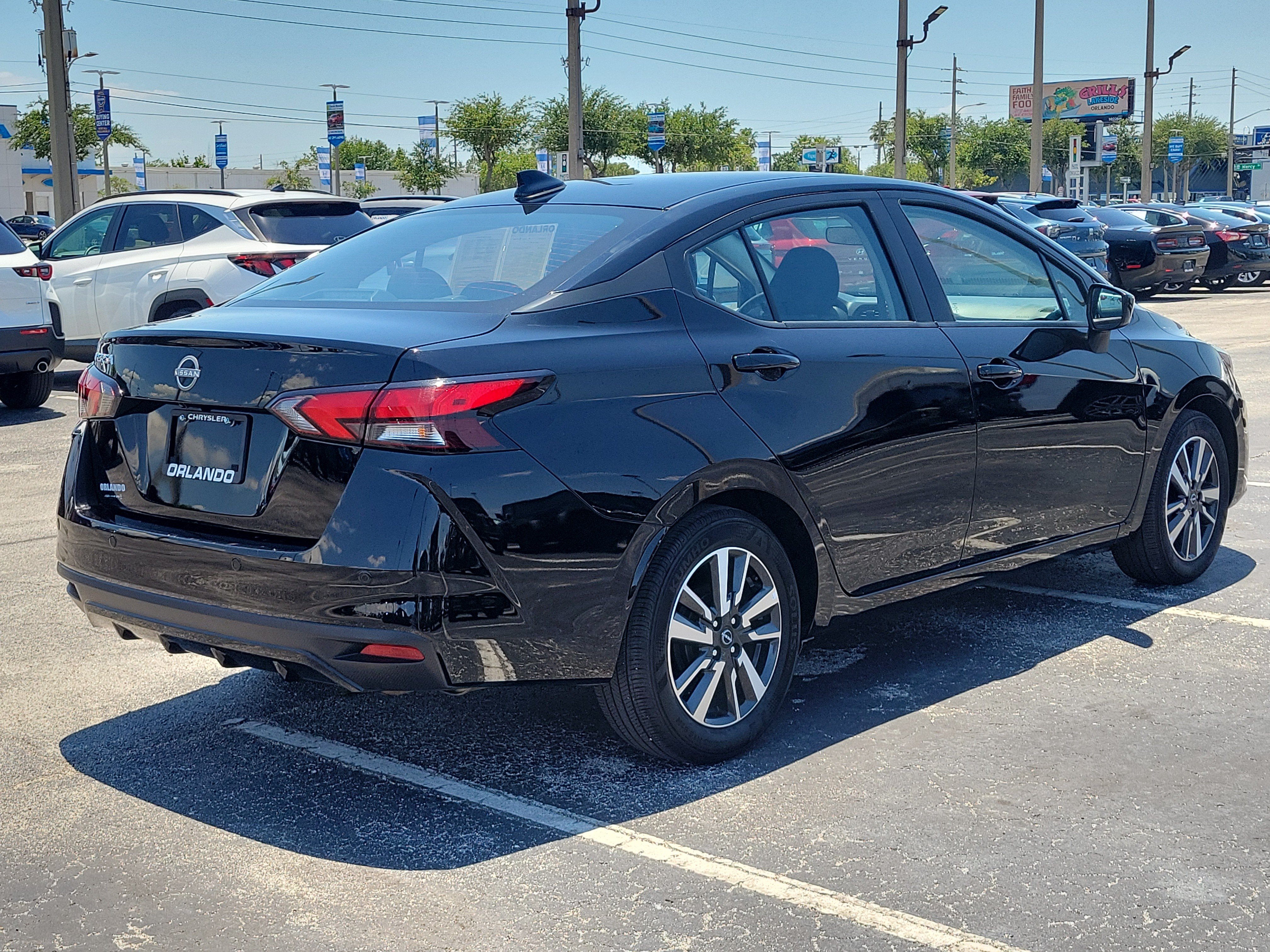 Used 2025 Nissan Versa SV FWD image 7