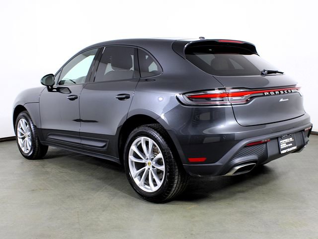 Used 2025 Porsche Macan image 3