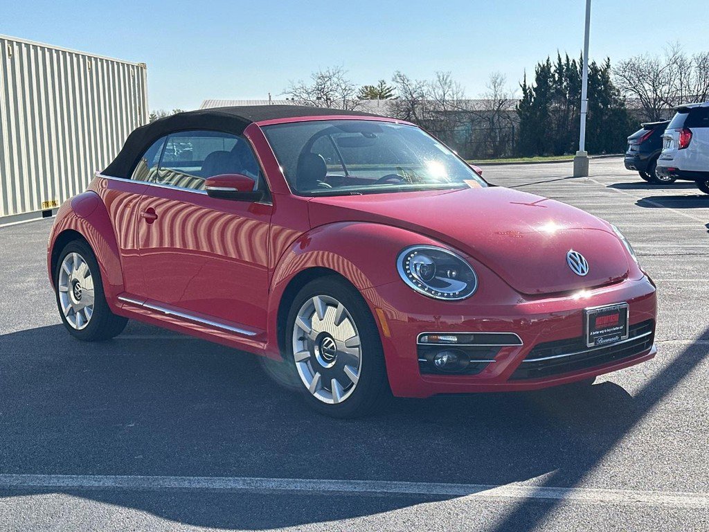 Used 2018 Volkswagen Beetle 2.0T SE image 3