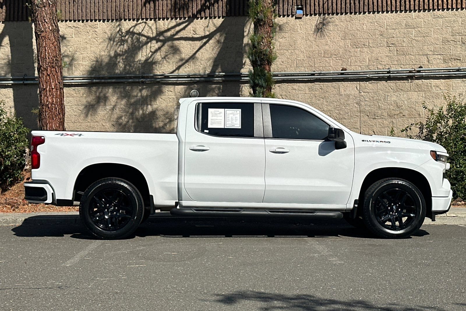 Used 2023 Chevrolet Silverado 1500 RST w/ Rally Edition AWD/4WD image 2