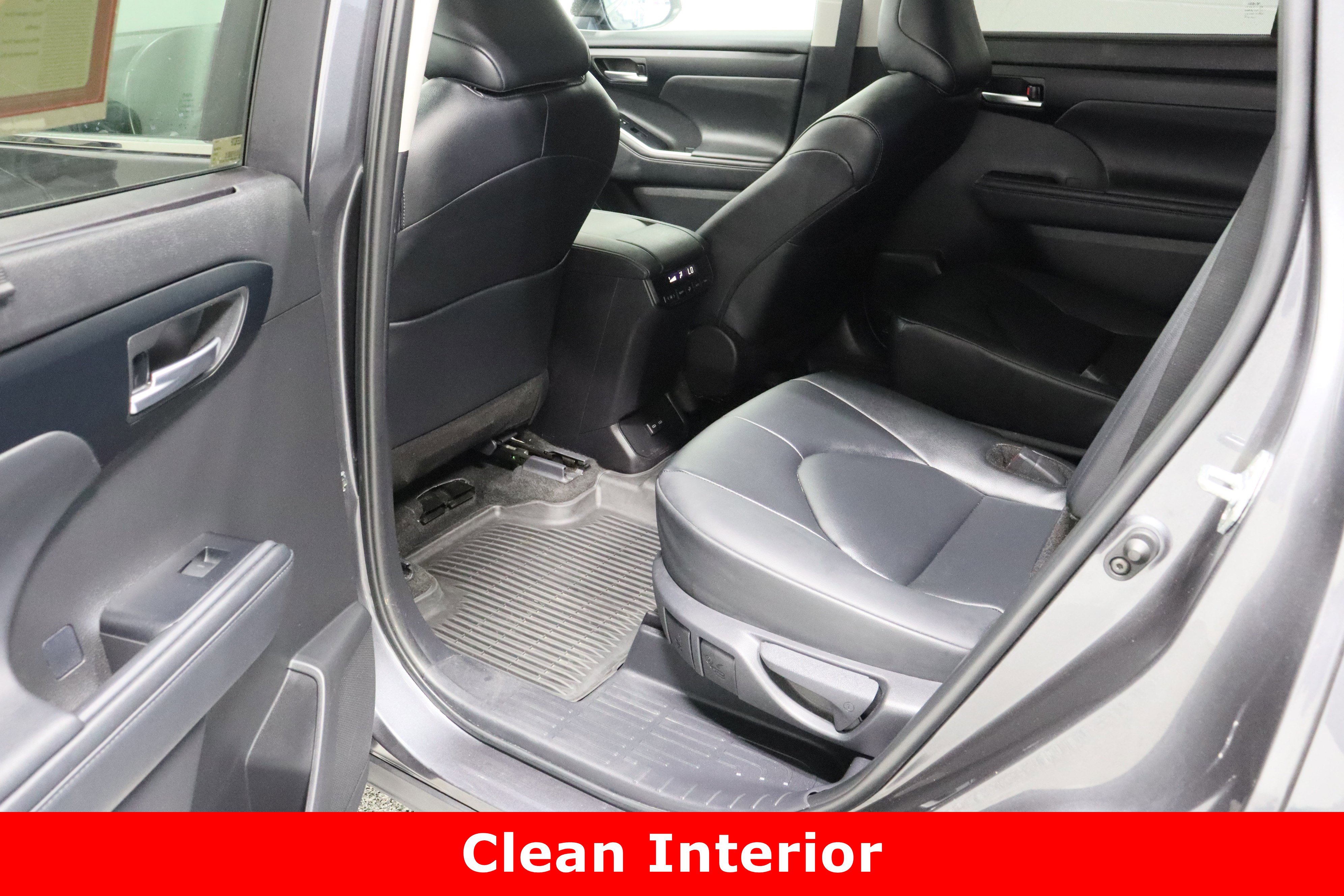 Certified 2025 Toyota Highlander XLE image 29