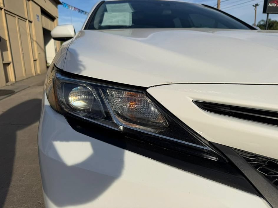 Used 2020 Toyota Camry SE FWD image 15