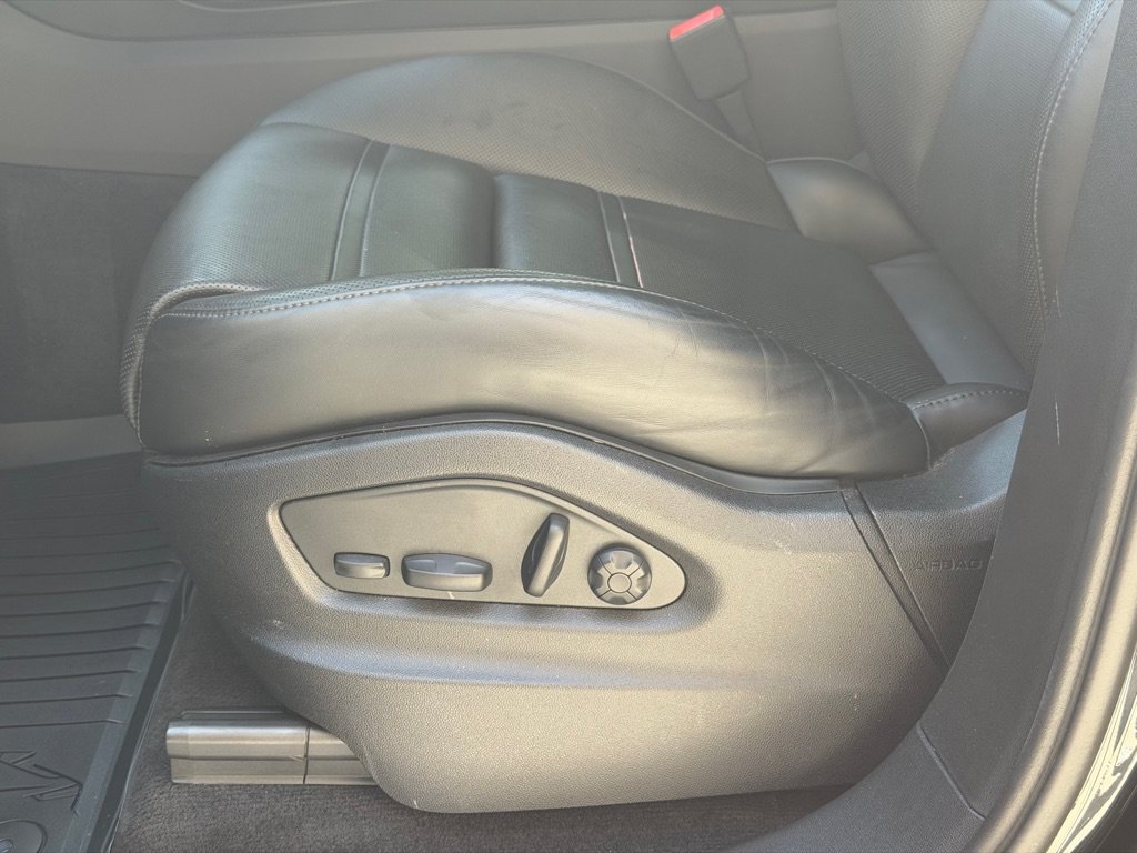 Used 2023 Porsche Cayenne Platinum Edition AWD/4WD image 26