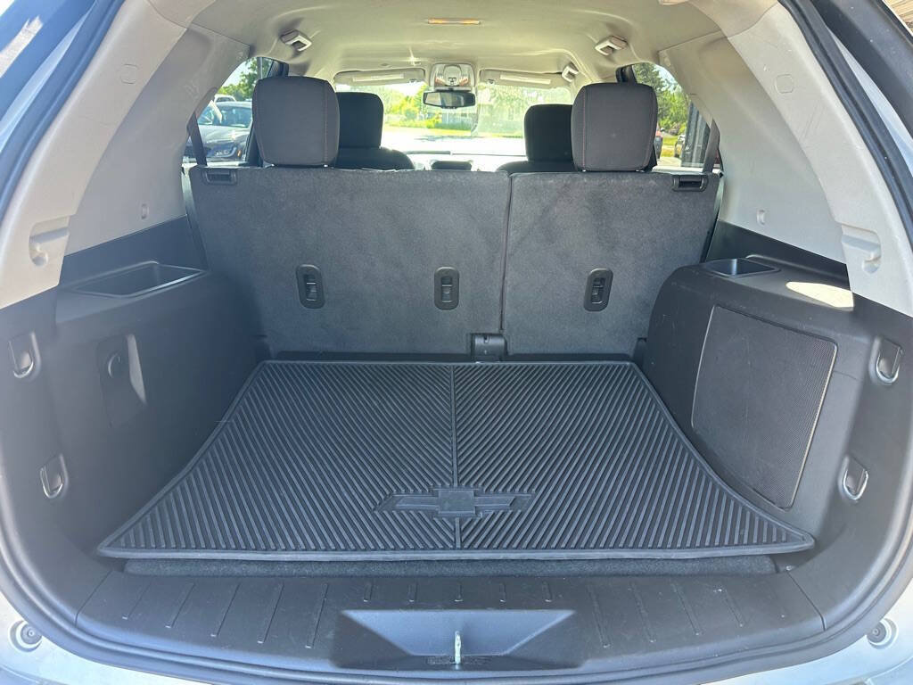Used 2017 Chevrolet Equinox LT w/ Convenience Package FWD image 4