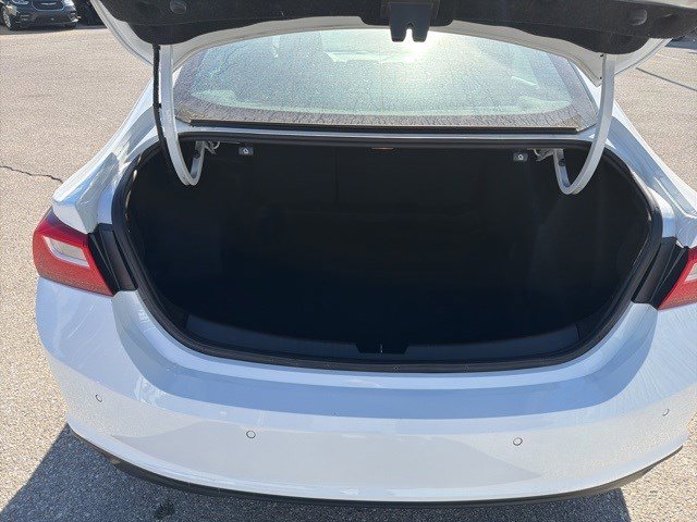 Used 2024 Chevrolet Malibu LT image 11