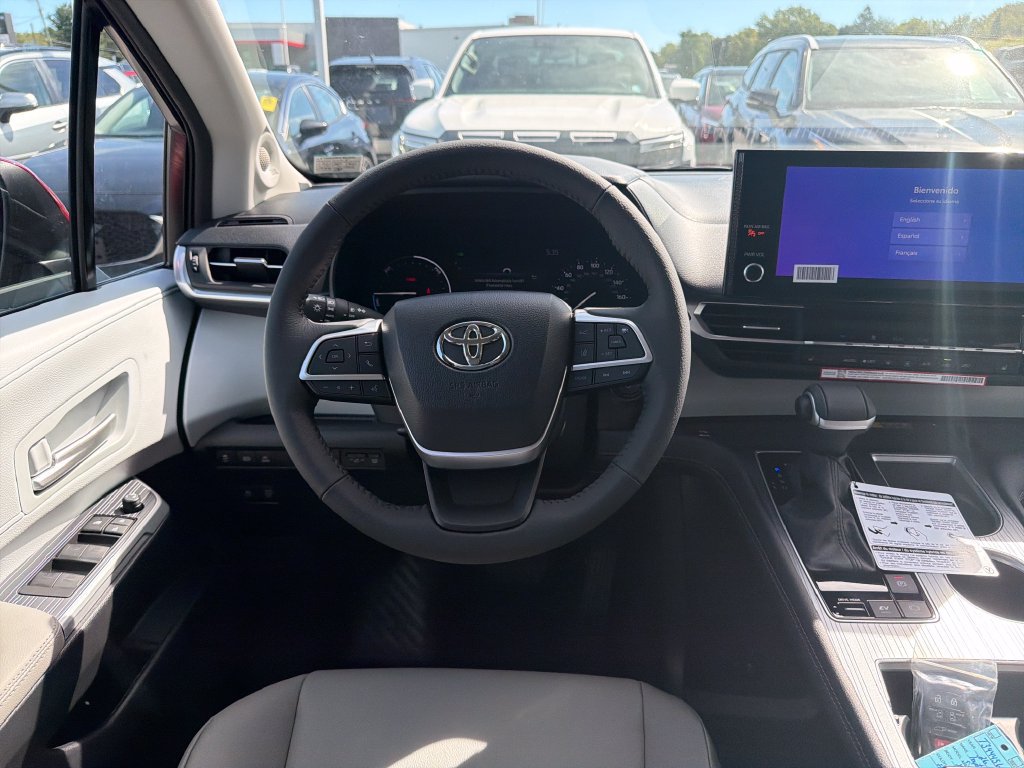 New 2026 Toyota Sienna XLE FWD image 18