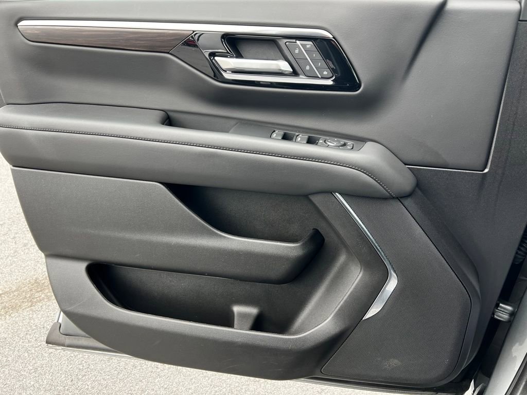 Used 2025 Chevrolet Tahoe LT image 20