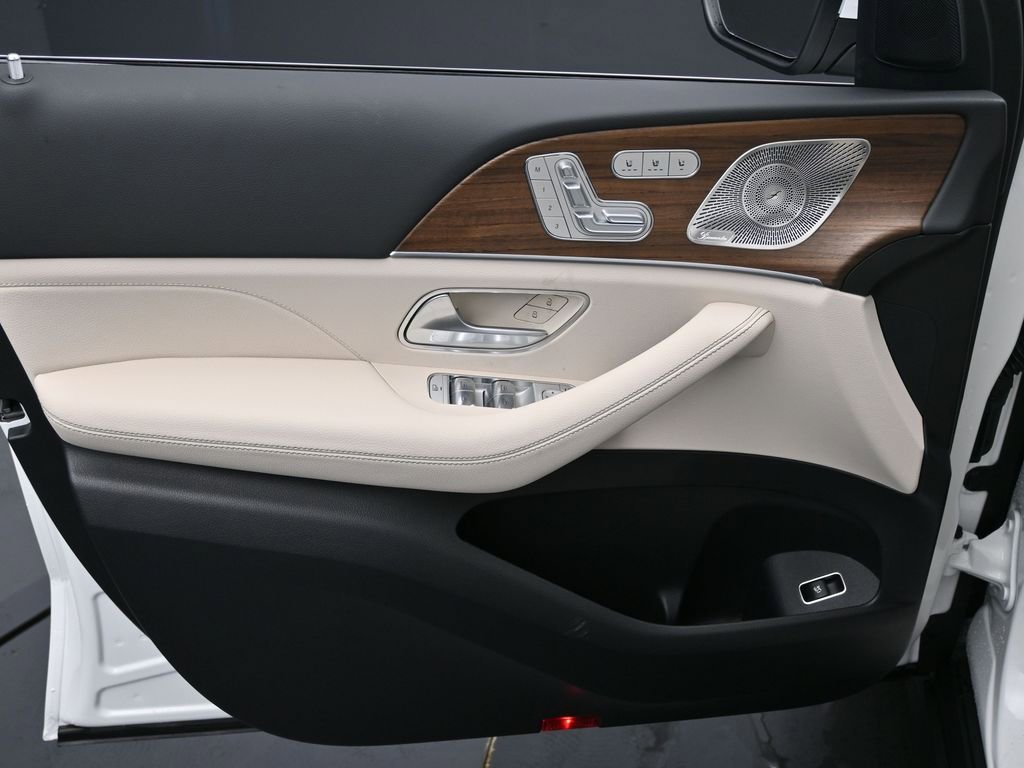 New 2025 Mercedes-Benz GLS 450 4MATIC image 23
