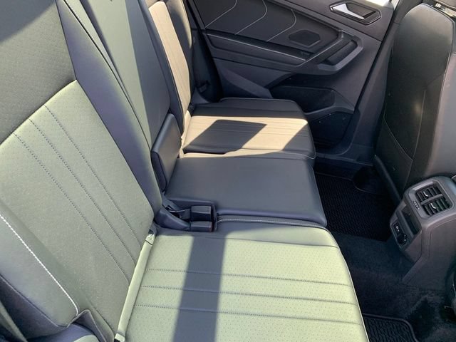 Used 2023 Volkswagen Tiguan SE R-Line AWD/4WD image 14