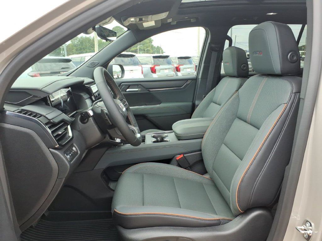 New 2026 GMC Acadia AT4 w/ LPO, Floor Liner Package AWD/4WD image 11