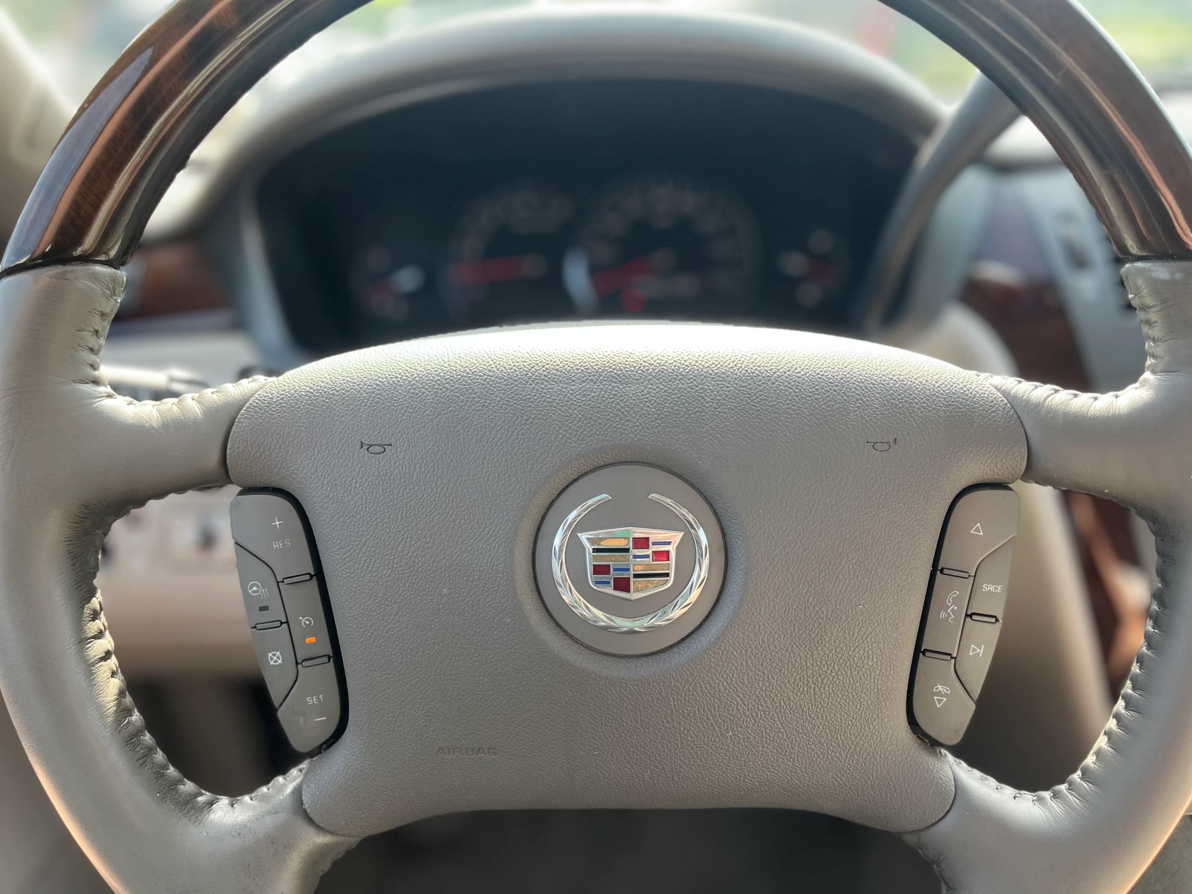 Used 2009 Cadillac DTS w/ Sun And Sound Package FWD image 18